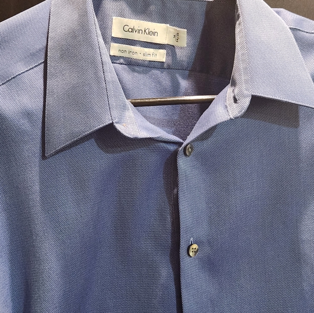 Calvin Klein men's dress shirt size medium!!